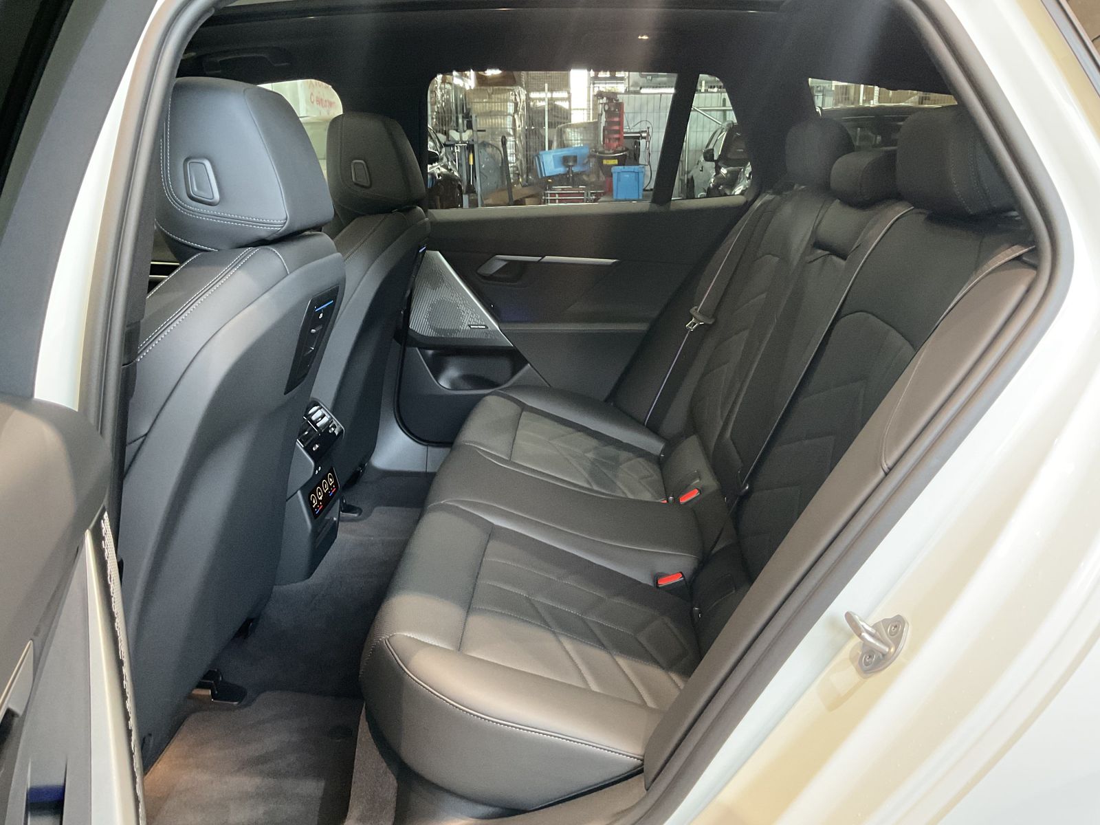Fahrzeugabbildung BMW 520d xDrive M Sportpaket pro, Panorama-Glasdach,