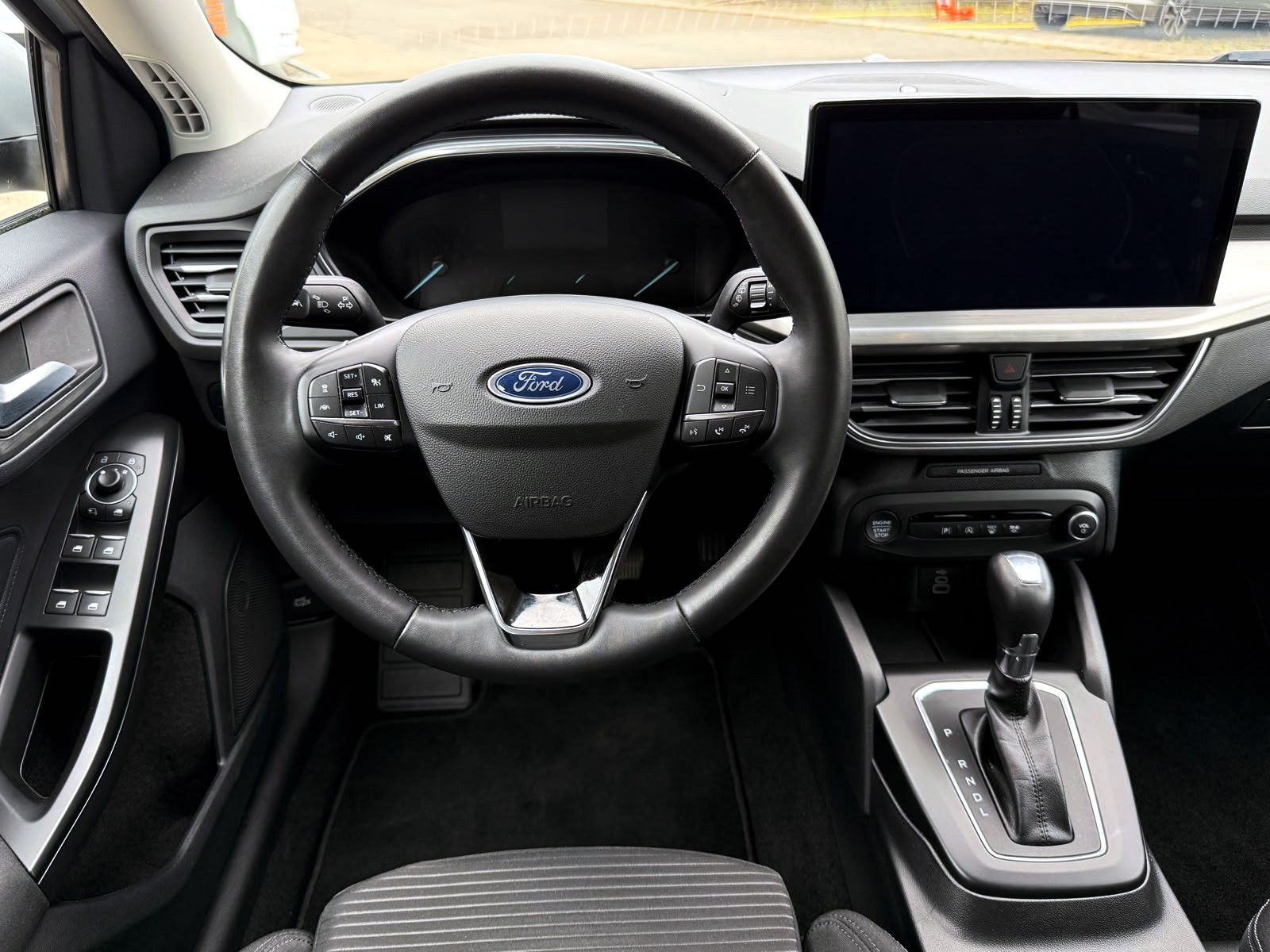 Fahrzeugabbildung Ford Focus Turnier 1.0 EB Titanium AHK ACC KAM B&O BT