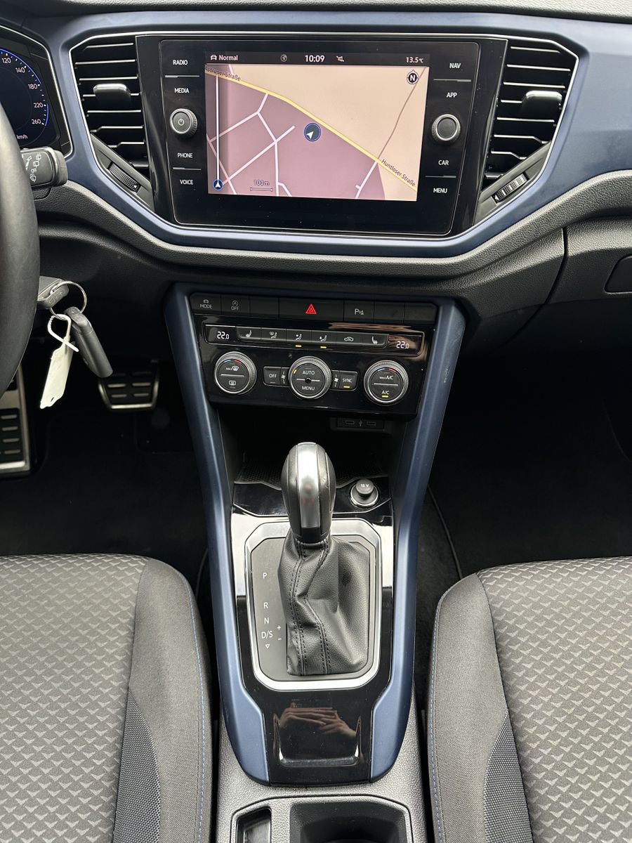 Fahrzeugabbildung Volkswagen T-Roc 2.0 TDI DSG Style NAV+ACC+KAM+VCOCK+PP+1HD