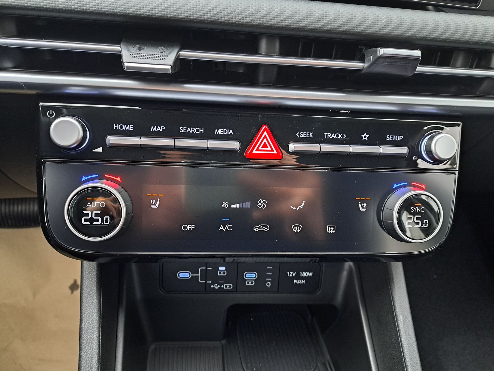 Fahrzeugabbildung Hyundai Tucson MY'2026 AUTOMATIK LED ACC NAVI ALU 18"