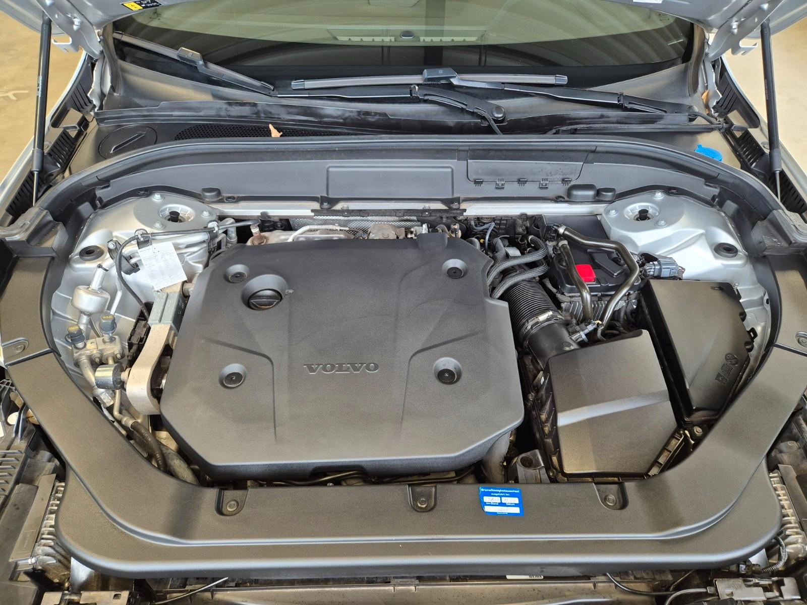 Volvo XC60 R DESIGN 2.0d AWD LEDER NAVI SPUR CAMERA