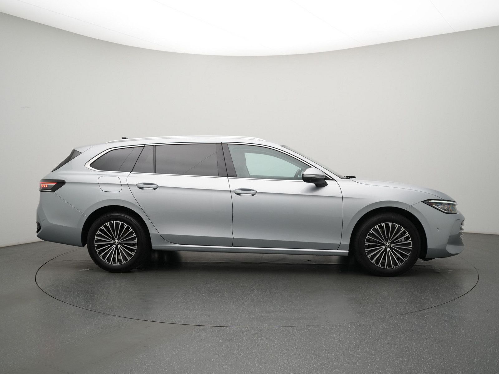 Volkswagen Passat - Bild 3