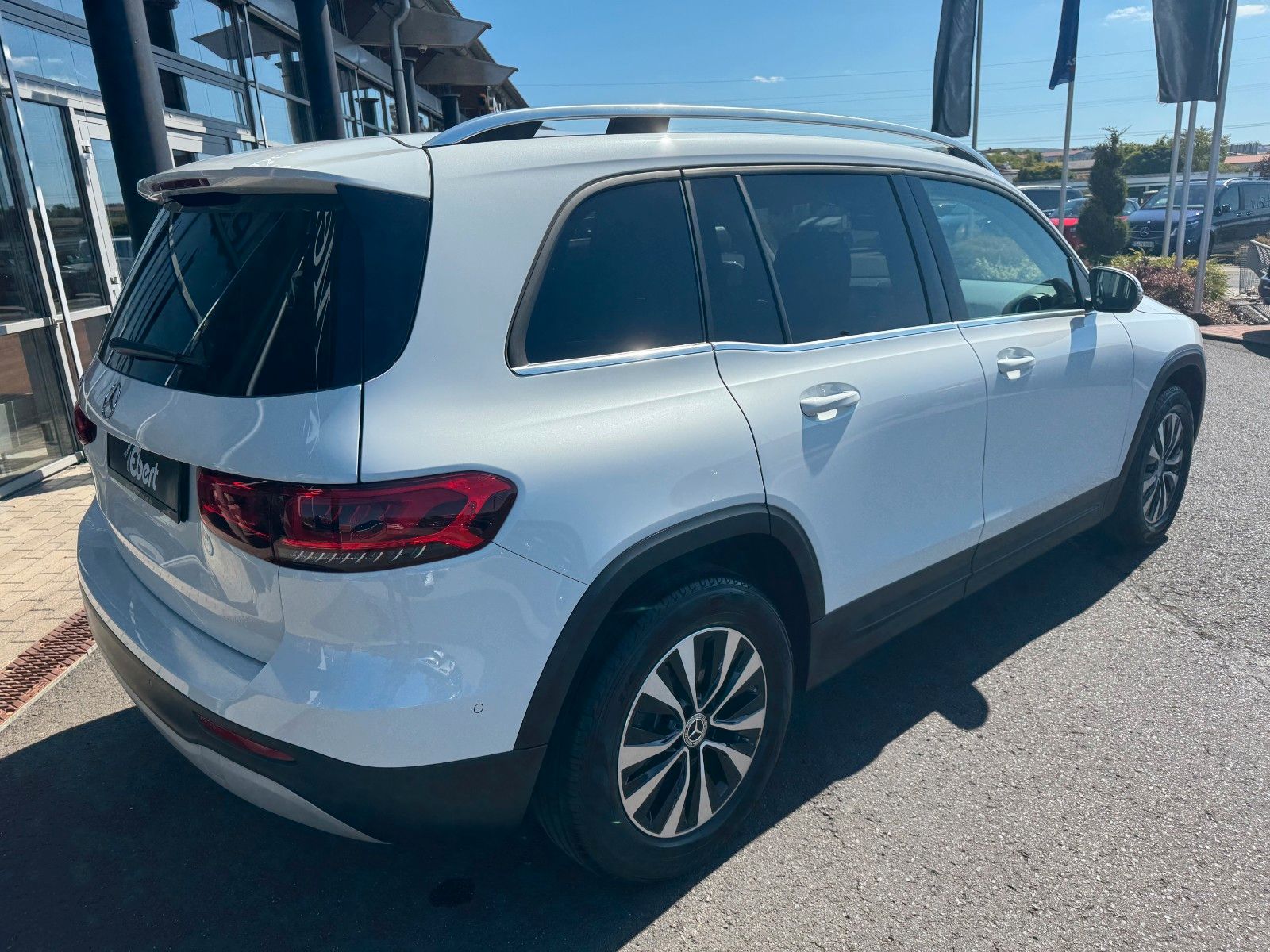 Fahrzeugabbildung Mercedes-Benz GLB 180 Style+Distronic+RKamera+Vollleder