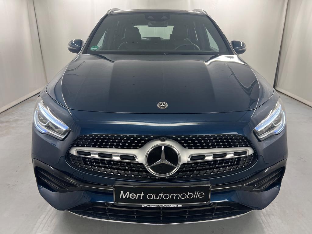 Mercedes-Benz GLA 220