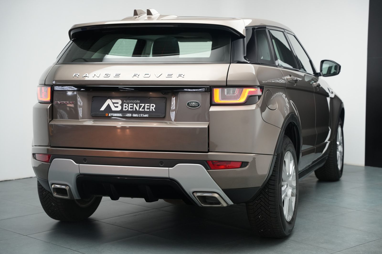 Fahrzeugabbildung Land Rover Range Rover Evoque SE Dynamic *Panorama*Kamera