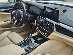 Fahrzeugabbildung 530 e xDrive Luxury Line EU6d-T Park-Assistent