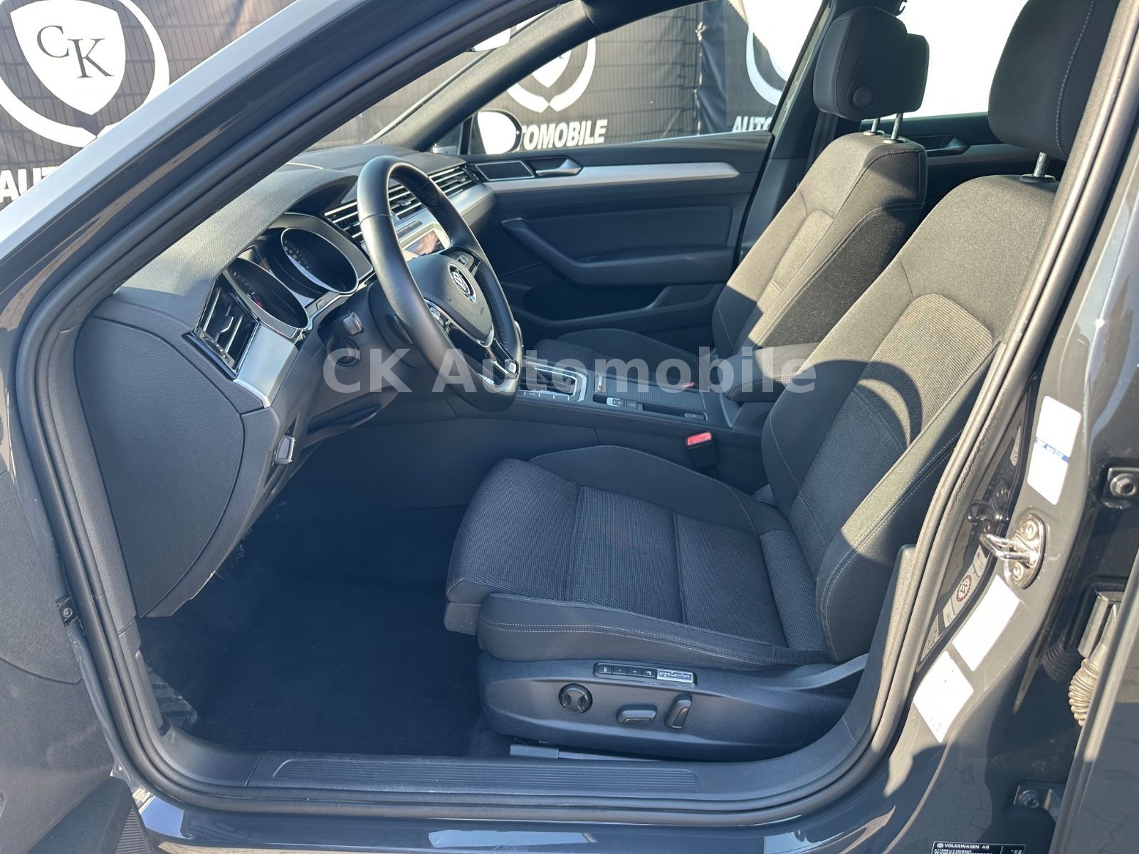 Fahrzeugabbildung Volkswagen Passat Variant Comfortline 2.0TDI/DSG/LED/AHK