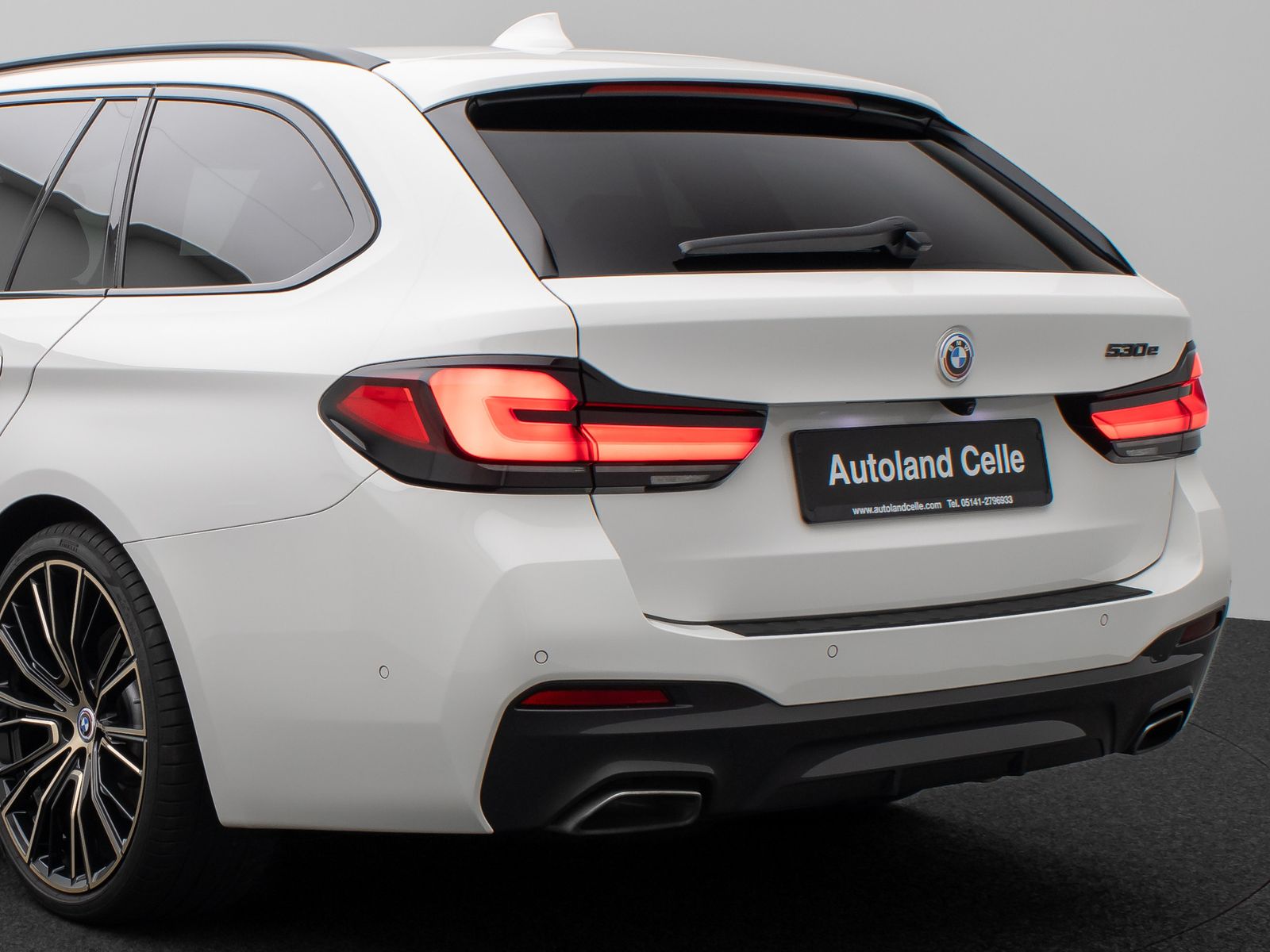 Fahrzeugabbildung BMW 530e M Sport Panorama 360°Laser HUD Komfort 20"