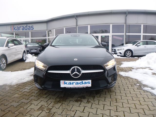 Fahrzeugabbildung Mercedes-Benz A 180 >AUT/NAVI/Sitzheiz/SR NEU<