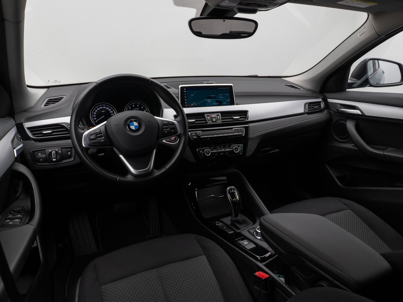 Fahrzeugabbildung BMW X2 sD20i Kamera DAB Komfort HiFi Navi LED Memory