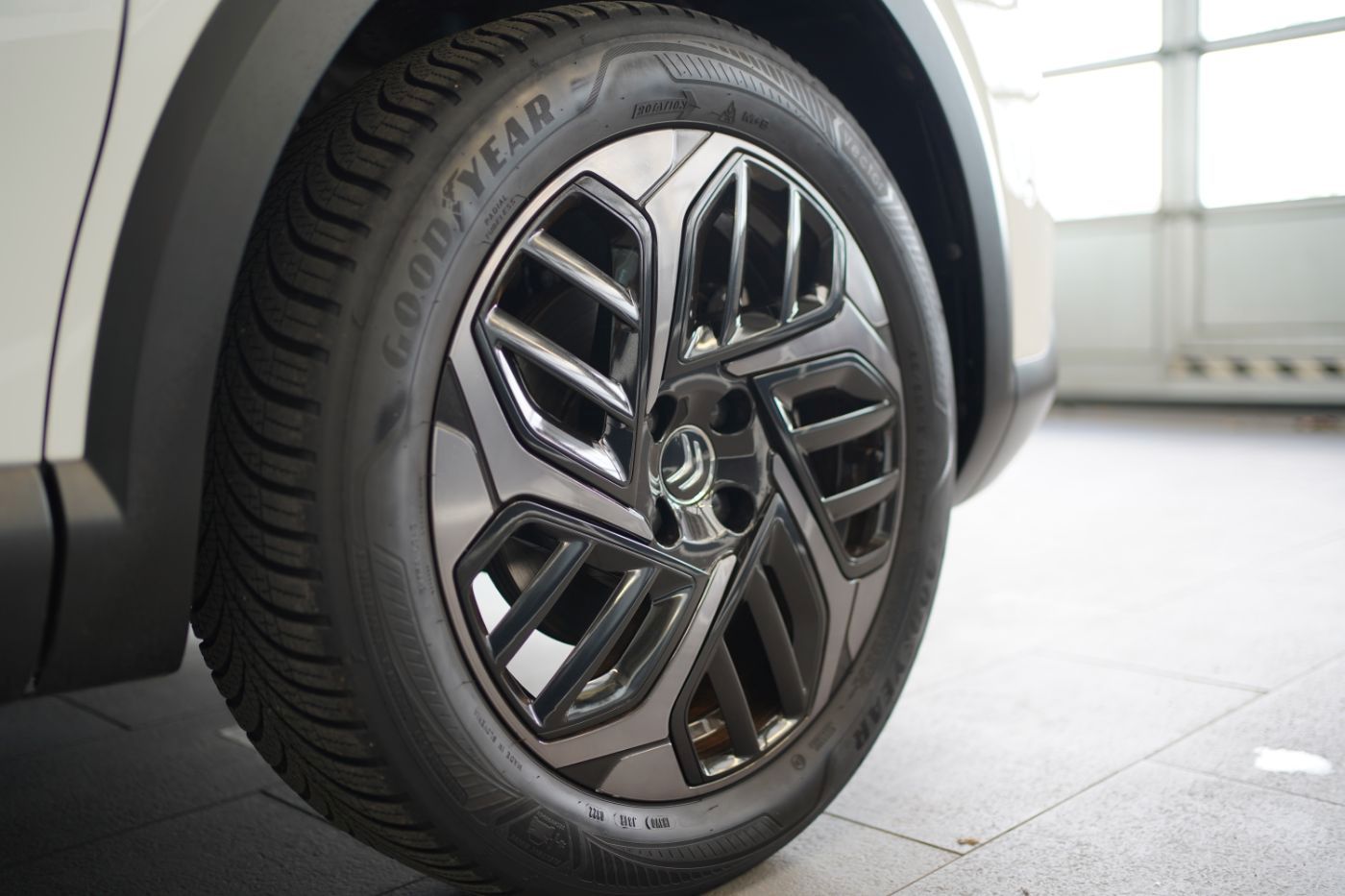 Fahrzeugabbildung Citroën C4 PureTech 130 Shine Anhängerkupplung Allwetter