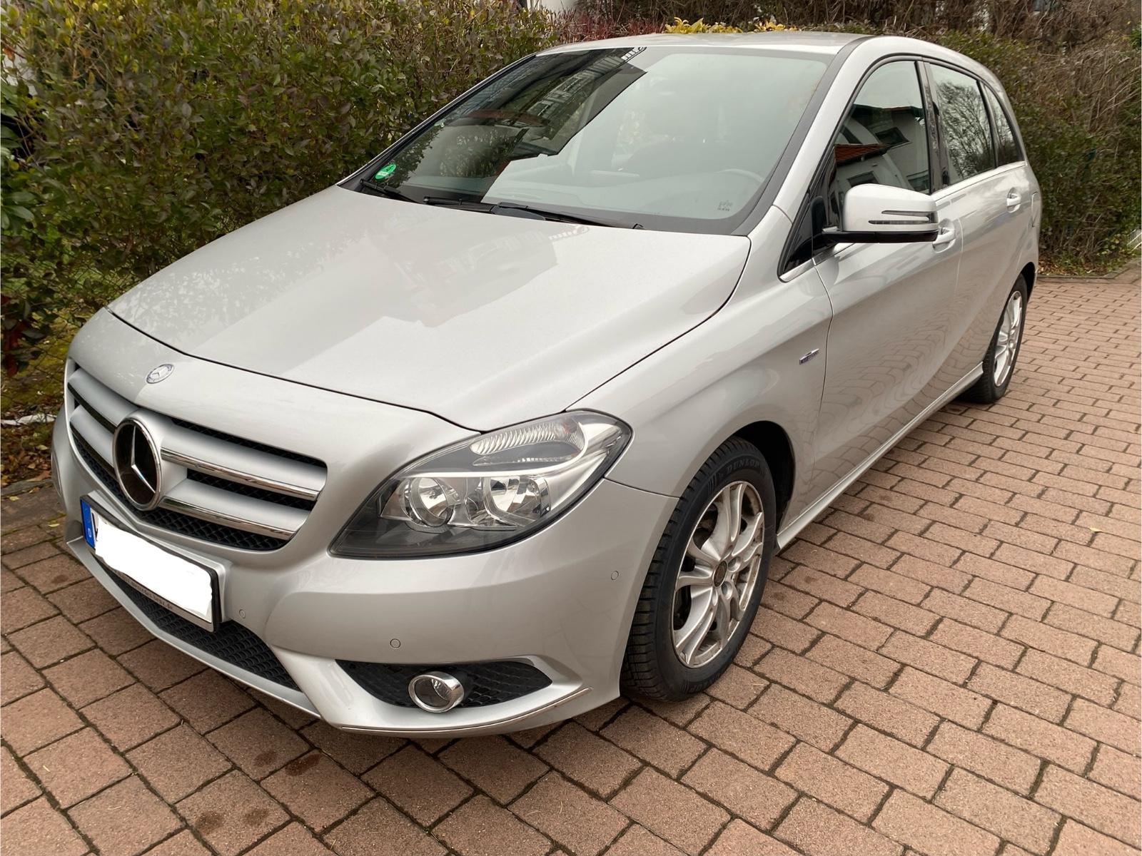 Mercedes-Benz B 200 B B 200. Navi, AHK.