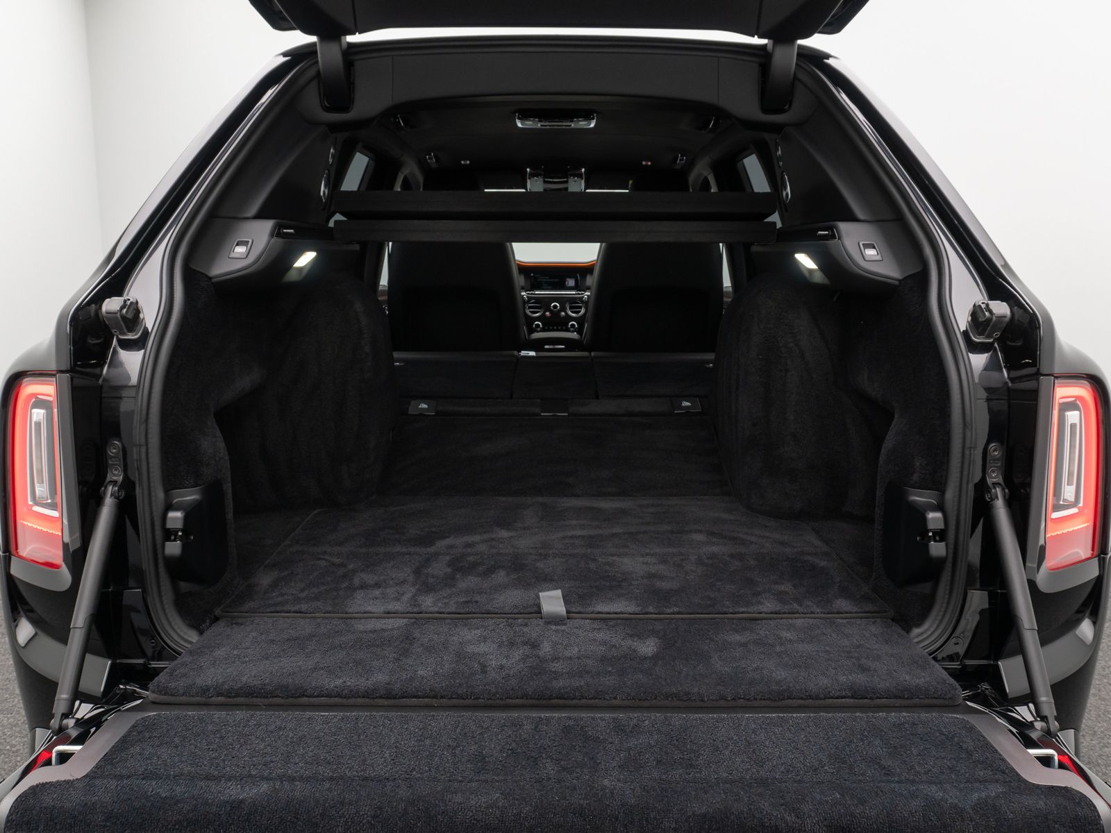 Fahrzeugabbildung Rolls-Royce Cullinan Black Badge Night Vision Novitec VOLL