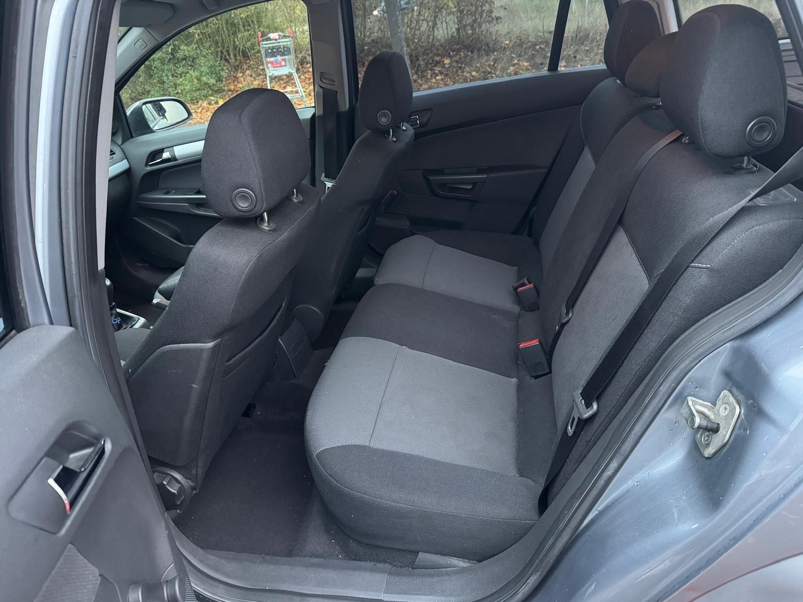 Opel Astra 2005 — photo 10