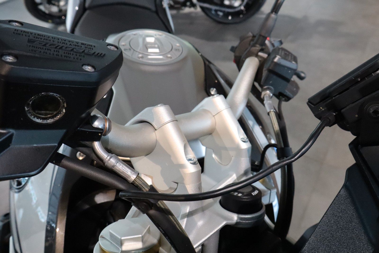 Fahrzeugabbildung BMW R1250R Style Exclusive
