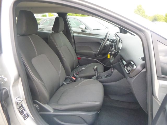 Fahrzeugabbildung Ford Fiesta 1,1 Cool & Connect >NAV/LED/SHZ/PDC<
