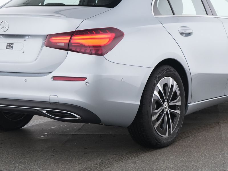 Fahrzeugabbildung Mercedes-Benz A 200 Progressive Adv.*Kamera*LED*MBUX*CarPlay*