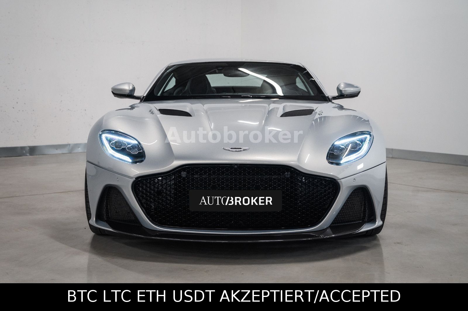Aston Martin DBS – pogled 2