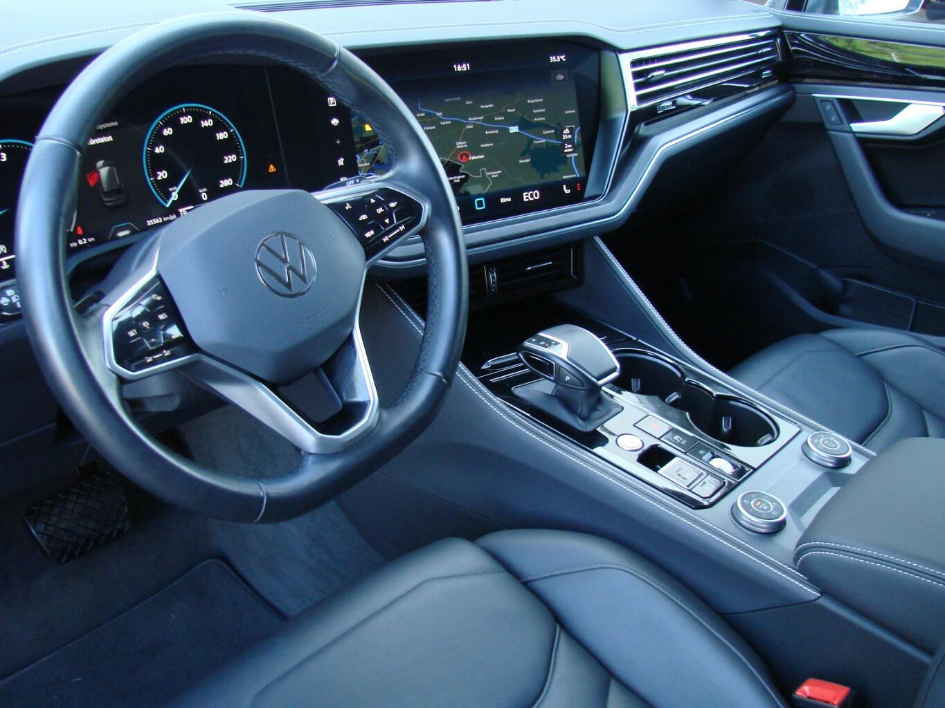 Volkswagen Touareg 3.0TDi Black Style 4M ACC LED AHK Luftfe