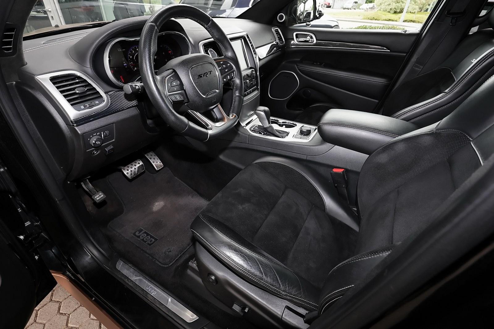 Jeep Grand Cherokee 6.4 V8 SRT | 468 ch | BVA | Toit panoramique | Sièges ventilés | Harman Kardon | Caméra de recul | Freins Brembo
