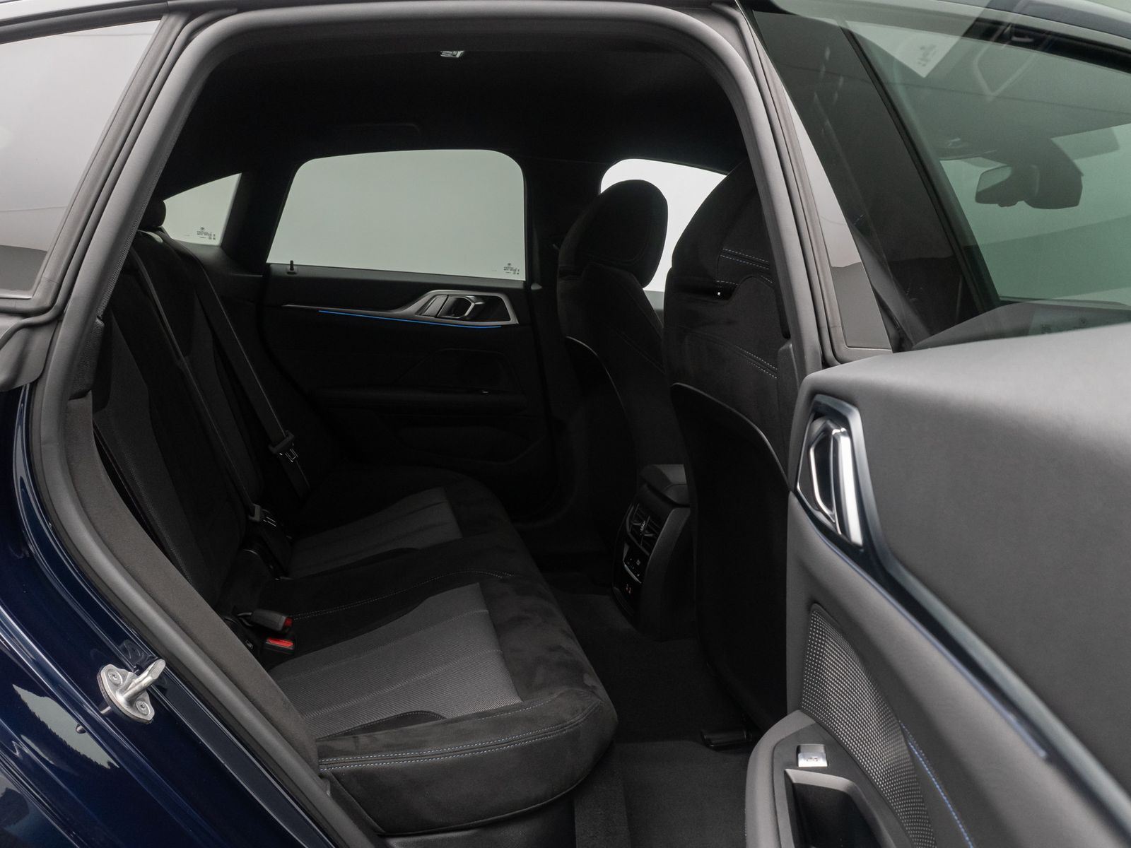 Fahrzeugabbildung BMW i4 eD40 Gran Coupe M Sport Pro 360°DAB Alarm HUD