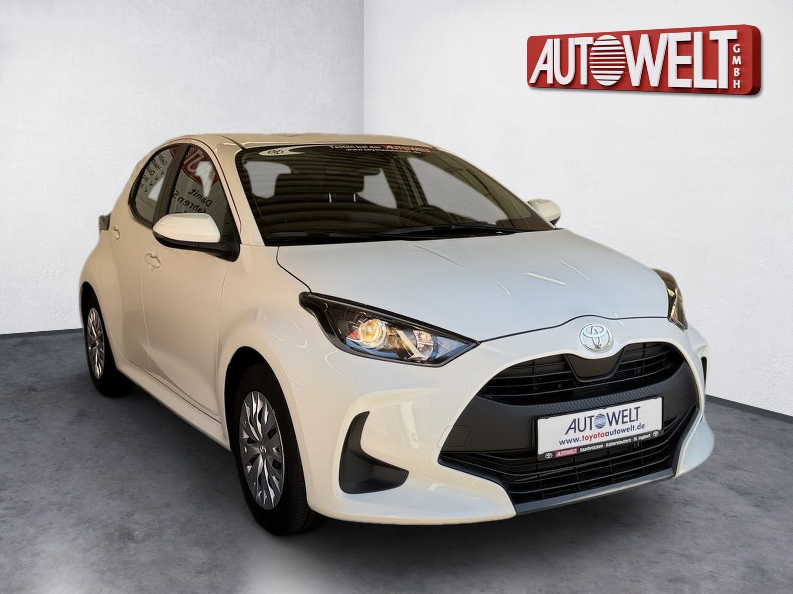 Fahrzeugabbildung Toyota Yaris 1.5 Business Edition KlimaA,Navi,SHZ,ACC