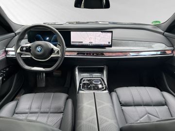 BMW 750 - 11