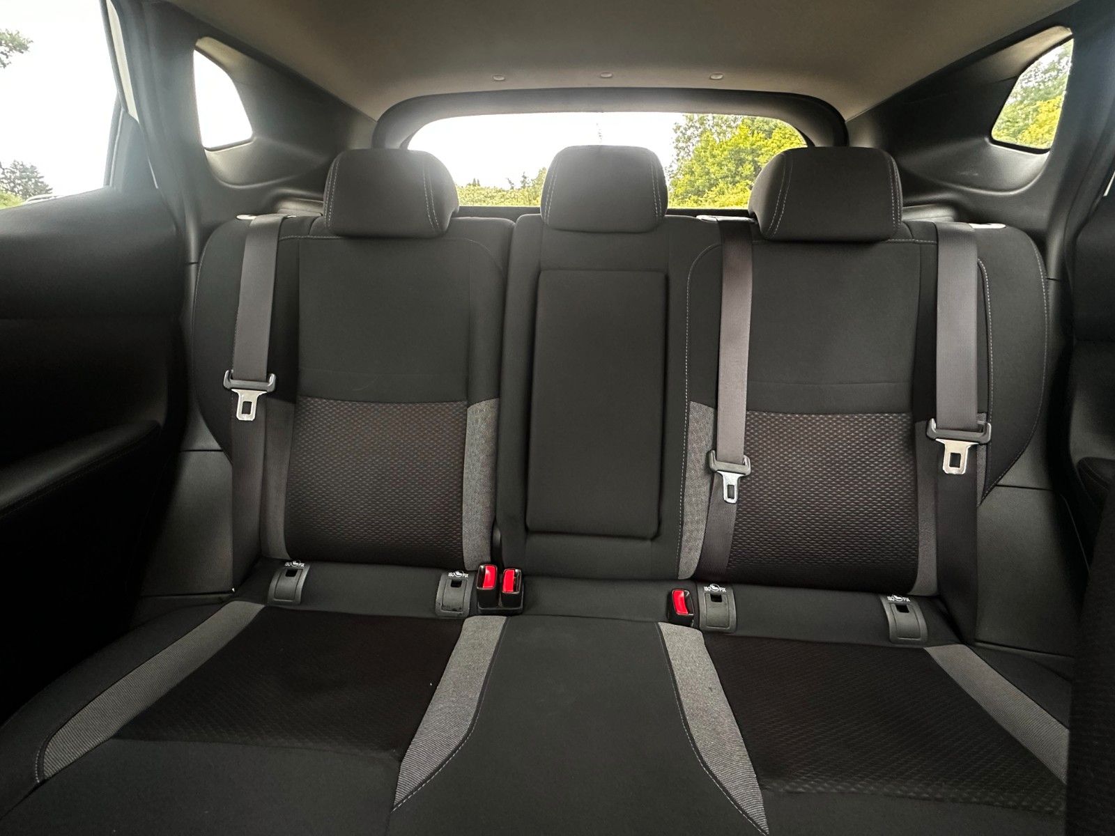 Fahrzeugabbildung Nissan Qashqai AHK / beh. FS/ Navigation / Alu