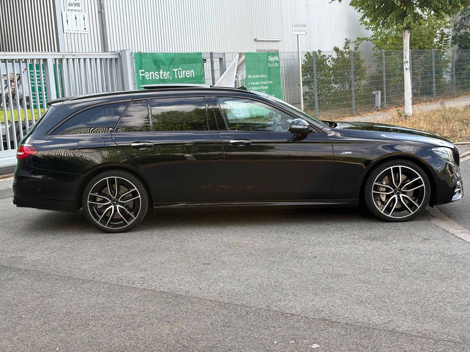 Mercedes-Benz E 53 AMG 4Matic+ Night Paket Panorama*AHK* imagem 3