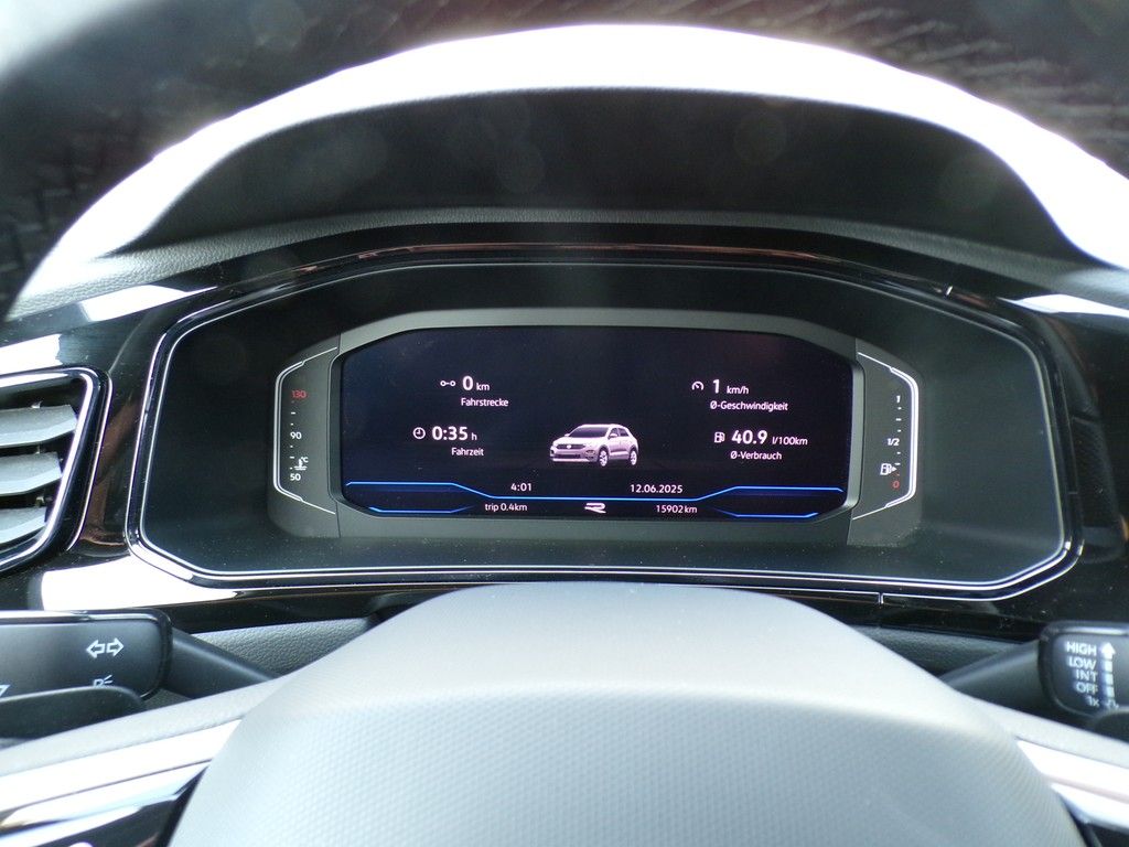Fahrzeugabbildung Volkswagen T-Roc TDI 2.0 DSG *R-Line*Matrix*RüKa*Navi*3,99%