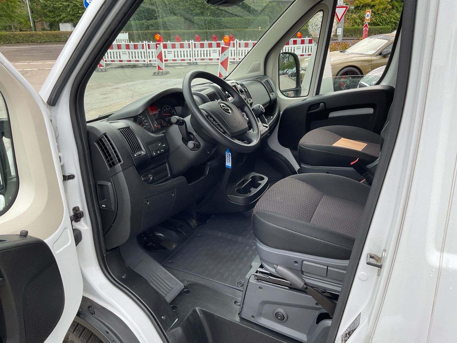Fahrzeugabbildung Opel Movano L4H2,Sitzheizung,Bluetooth,Allwetterreife