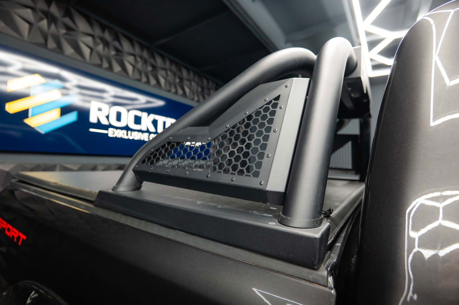 Fahrzeugabbildung Dodge RAM 5.7 V8 HEMI 4x4 OFFROAD Night-Edition *Pano*