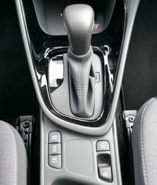 Bild 13 Toyota Yaris Hybrid Style EU
