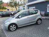 Mercedes-Benz A 160 A -Klasse A 160, Automatik, 46000 km - Mercedes-Benz A 160 mit Benzin-Antrieb: Kleinwagen