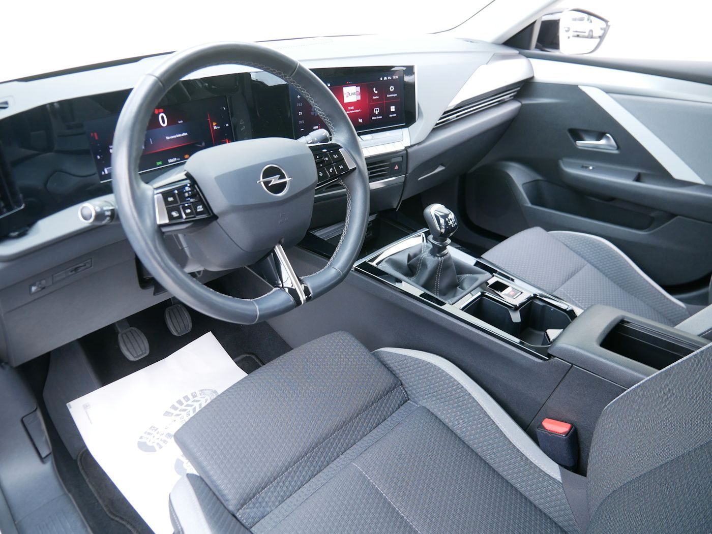 Fahrzeugabbildung Opel Astra -L 1.2 Enjoy Kamera SHZ+LHZ LED NAVI ALU