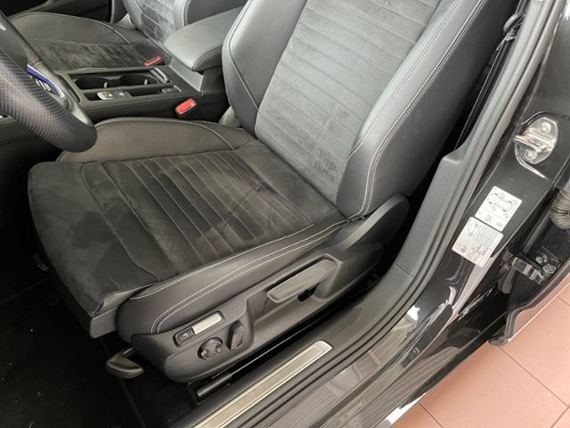 Fahrzeugabbildung Volkswagen Passat Variant 1.4 TSI Hybrid DSG GTE MATRIX NAV