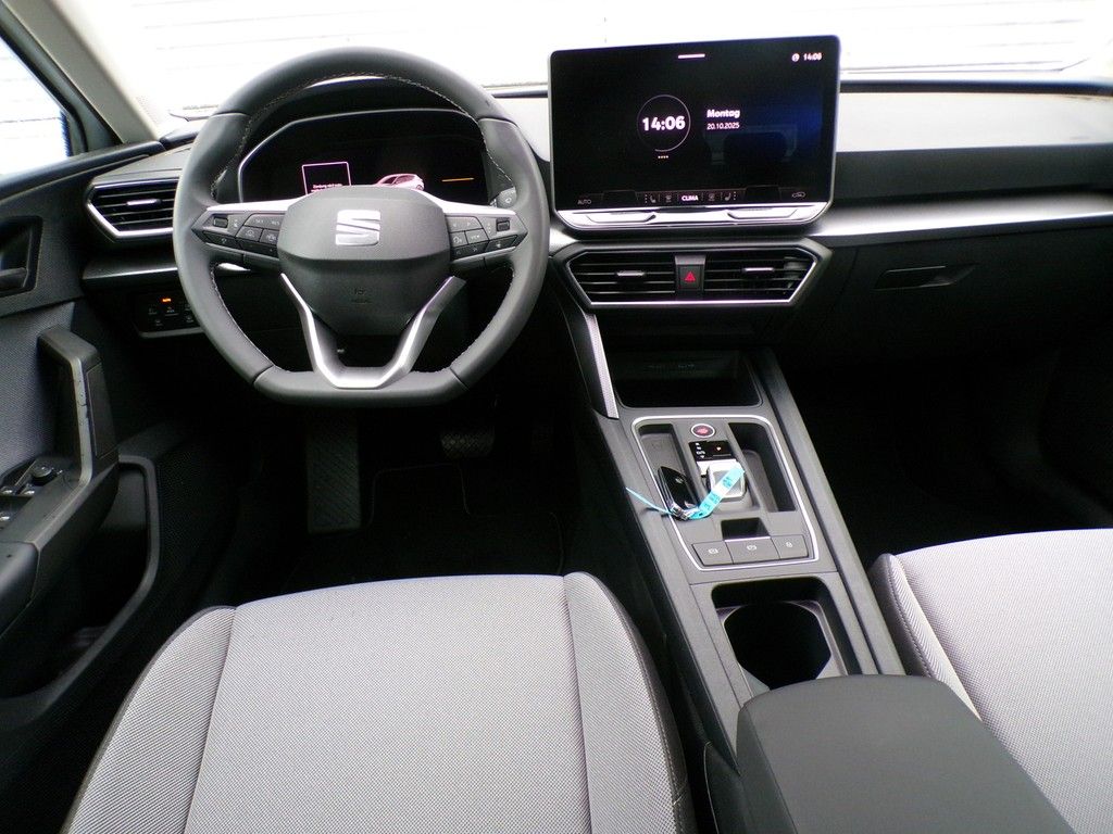 Fahrzeugabbildung SEAT Leon 1.5 eTSI DSG Road Edition