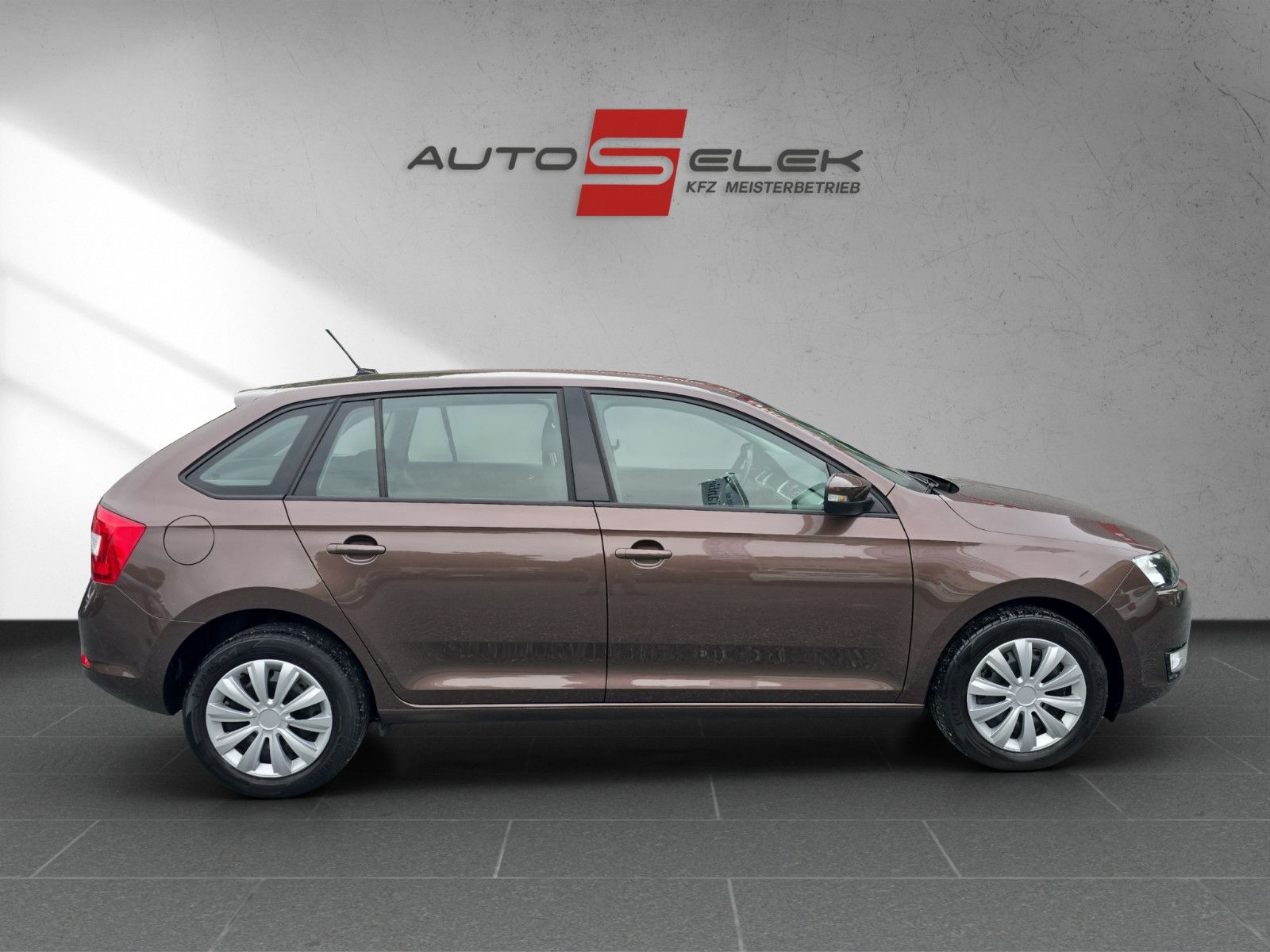Fahrzeugabbildung SKODA Rapid Spaceback Ambition/KLiMA/PDC/TÜV NEU