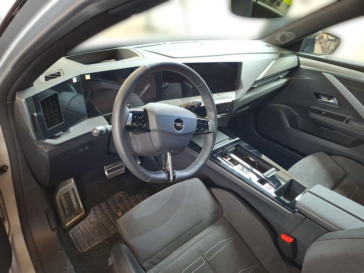 Fahrzeugabbildung Opel Astra L Lim. 1.6 HYBRID GS SPORT NAVI/360°/HUD