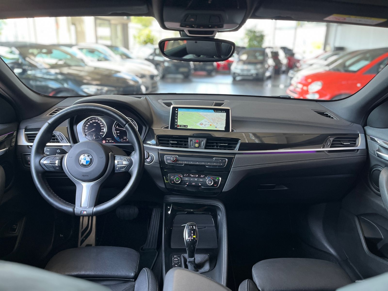 Fahrzeugabbildung BMW X2 sDrive 20 i M Sport Shadow LED NAV SHZ RFK