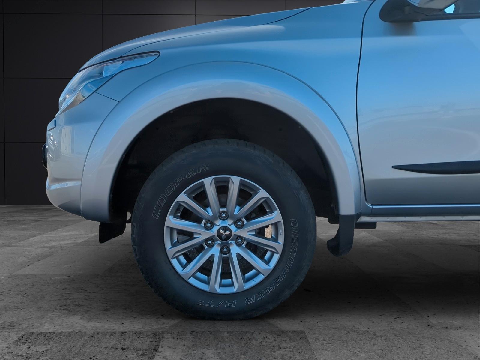 Mitsubishi L200 Plus Doppelkabine 4WD