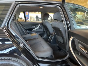BMW 320i Advantage *NAVI*PDC*MFL*TEMP*