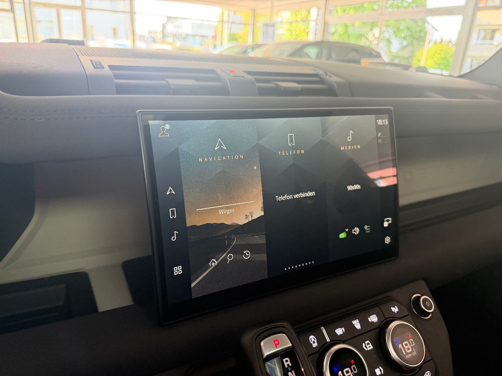 Fahrzeugabbildung Land Rover Defender 110 XS Edition/PANO/AHK/MERIDIAN/3D-KAM