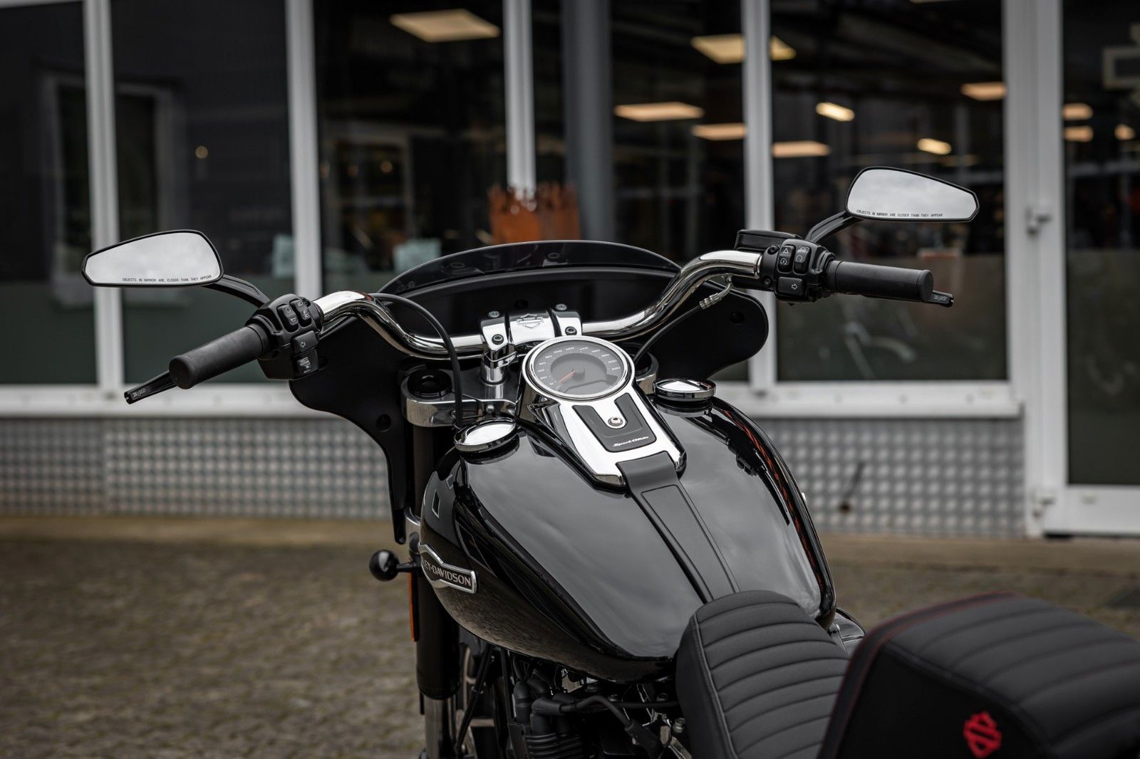 Fahrzeugabbildung Harley-Davidson FLSB SPORT GLIDE 107
