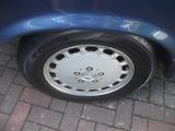 Mercedes-Benz 560 - blaue Mercedes-Benz 560