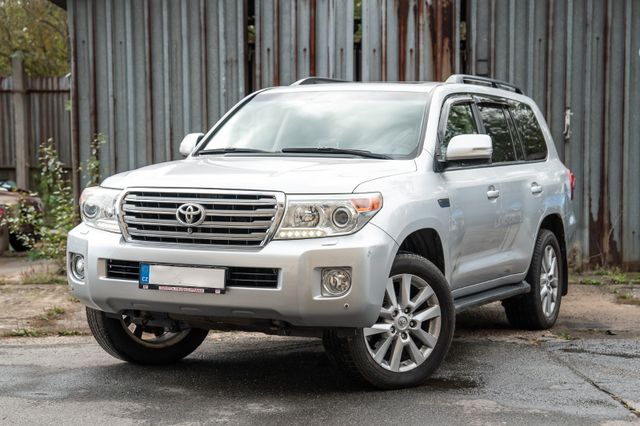 Toyota Land Cruiser 4,5-l-V8-D-4D LC 200 Automat