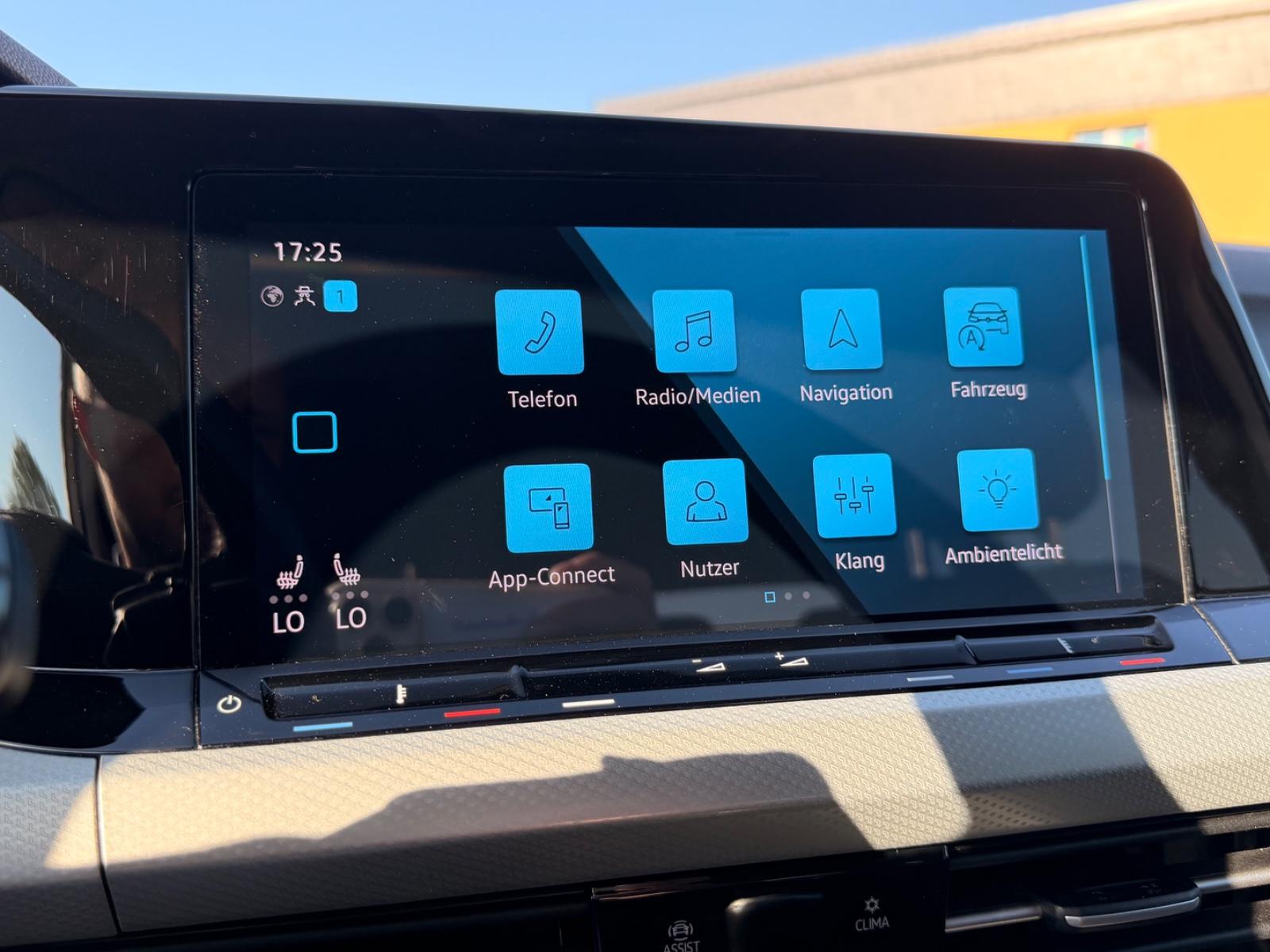 Volkswagen Golf VIII Variant Move AAC GZJR NAVI SHZ LED, миниатюра 16