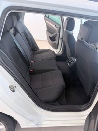 Volkswagen Passat - 12