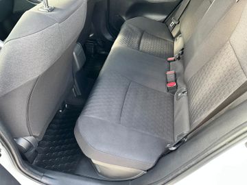 Toyota Yaris - 10