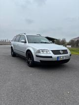 Volkswagen Passat 1.9 TDI / ZAHNRIEMEN/ TÜV/ QUERLENKER - Volkswagen Passat Variant aus 2001